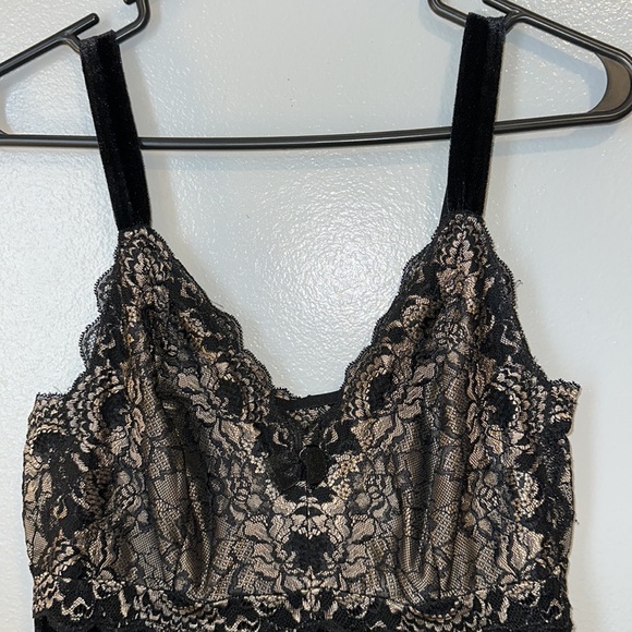 Soma black velvet and lace top size Large - Picture 16 of 17